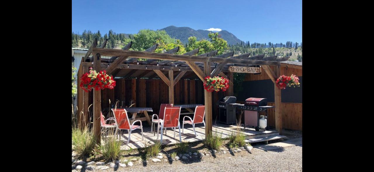 Piccadilly Motel Radium Hot Springs Exterior foto