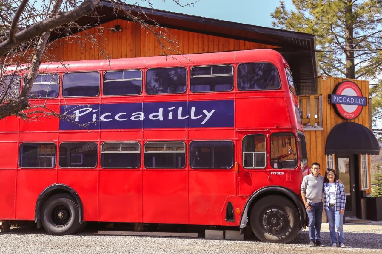 Piccadilly Motel Radium Hot Springs Exterior foto